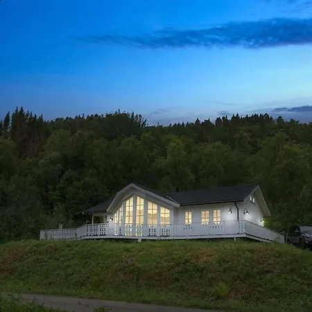 Seaside Tjeldøya With Views Car And Holiday home Tofte